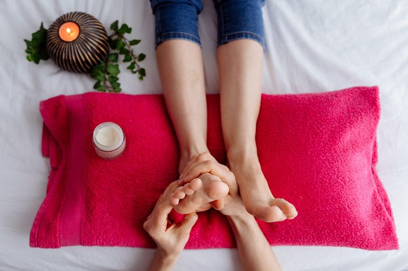 5 Advantages of a Foot Massage therapy. 5 Advantages of a Foot Massage therapy.